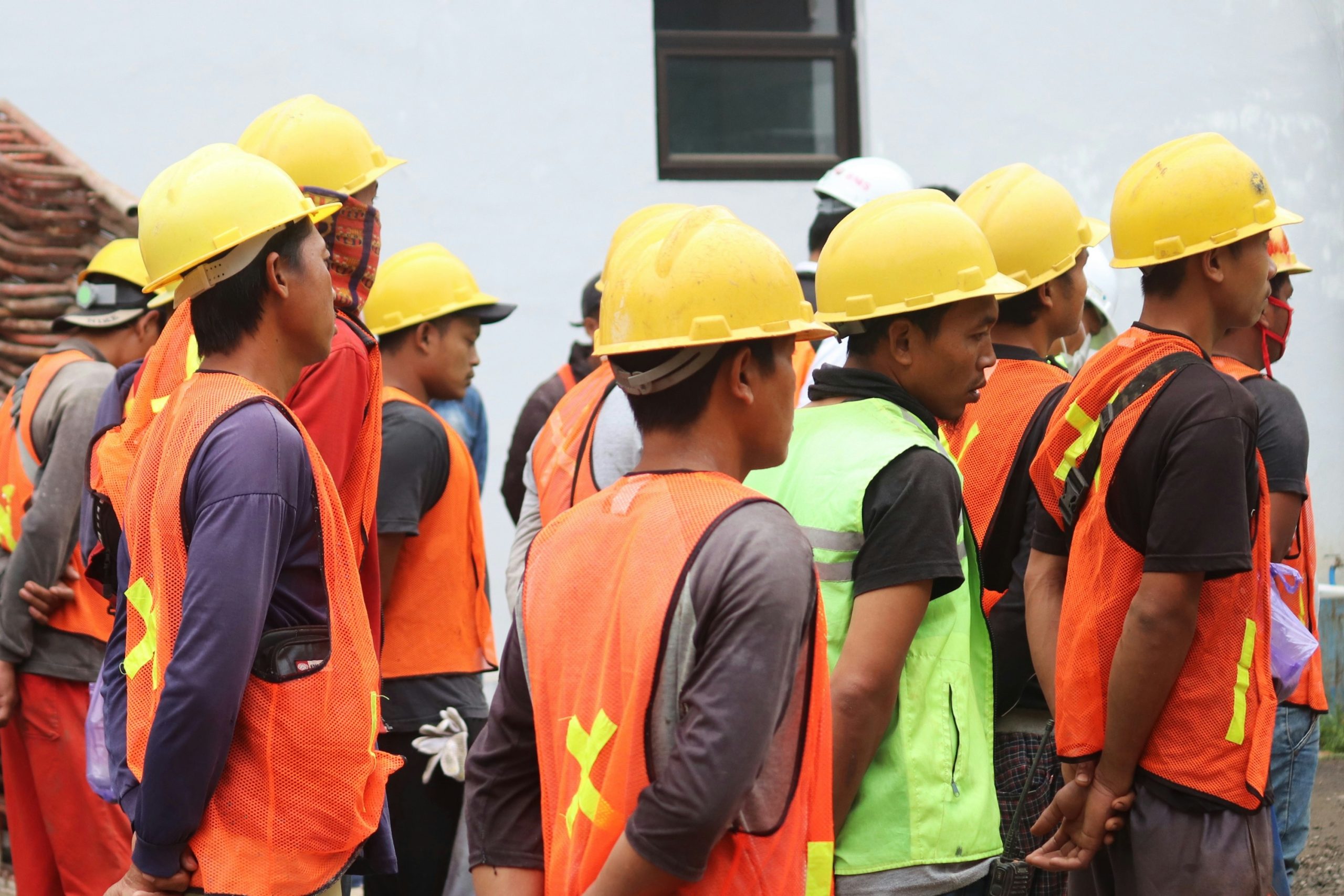 Chinese migrant workers return home as urban jobs grow scarcer